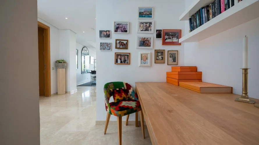 Apartamento de 3 dormitorios en Marbella, Spain No. 476 № 2