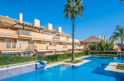 Ático de 2 dormitorios en Marbella, Spain No. 1040