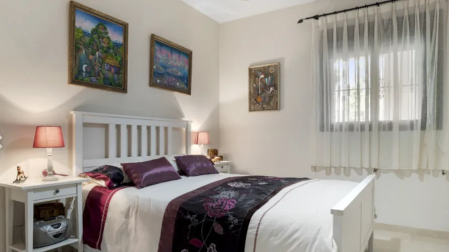 Apartamento de 2 dormitorios en Cortes (San Pedro De Alcantara), Spain No. 1071 № 13