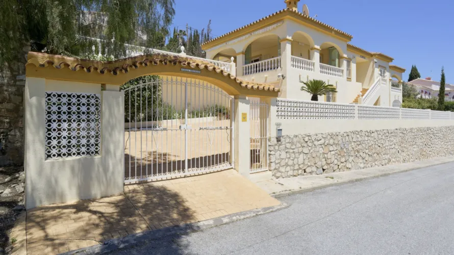 Сasa de 4 dormitorios en Benalmádena, Spain No. 1088 № 16