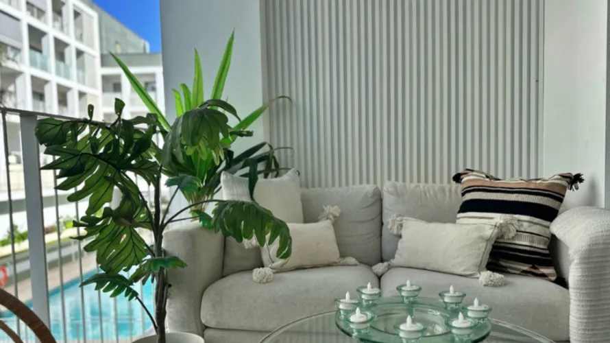 Apartamento de 3 dormitorios en Cortes (San Pedro De Alcantara), Spain No. 1072