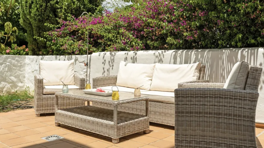 Apartamento de 2 dormitorios en Estepona, Spain No. 667 № 1