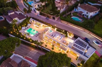 Villa de 5 dormitorios en Marbella, Spain No. 422