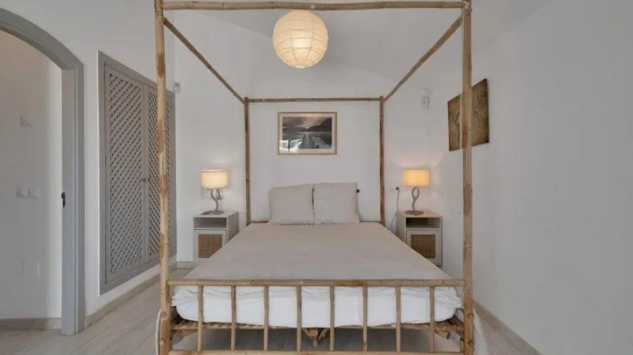 Casa adosada de 4 dormitorios en Marbella, Spain No. 971 № 25