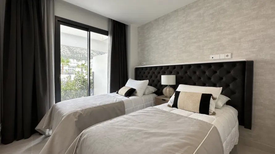 Apartamento de 2 dormitorios en Benalmádena, Spain No. 1032 № 6