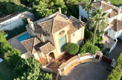 Villa de 4 dormitorios en Marbella, Spain No. 191