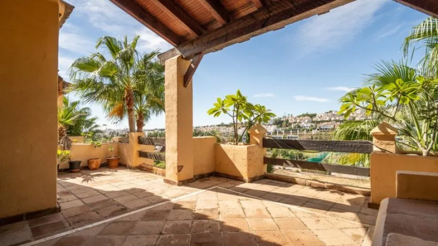 Apartamento de 2 dormitorios en Estepona, Spain No. 659 № 24