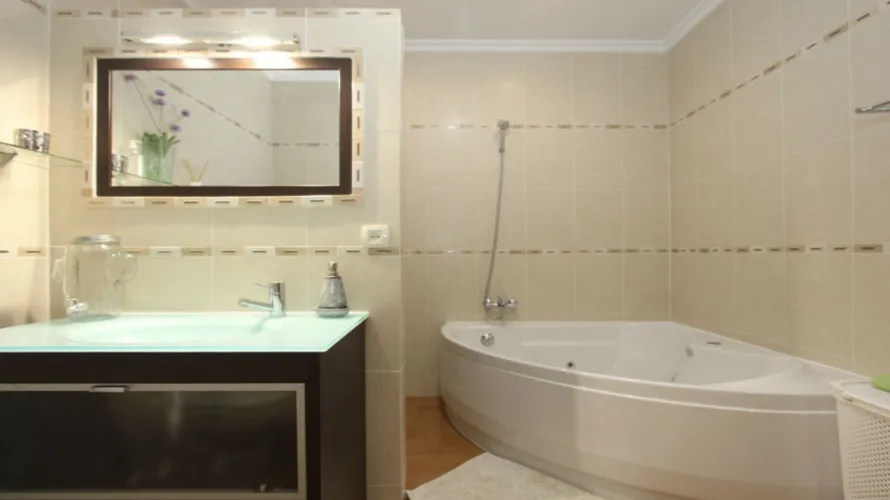 Villa de 6 dormitorios en Marbella, Spain No. 537 № 5