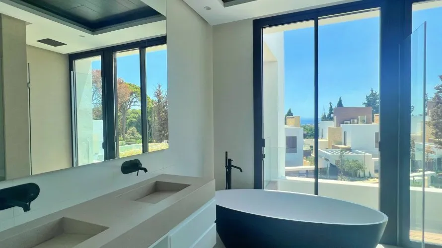 Villa de 4 dormitorios en Marbella, Spain No. 135 № 17