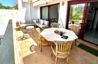Apartamento de 2 dormitorios en Marbella, Spain No. 1019
