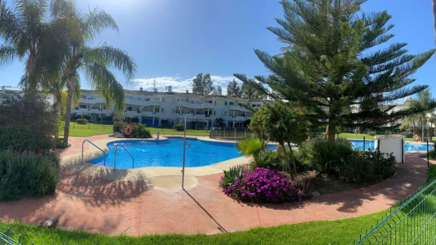 Apartamento de 2 dormitorios en Mijas Costa, Spain No. 1011 № 2