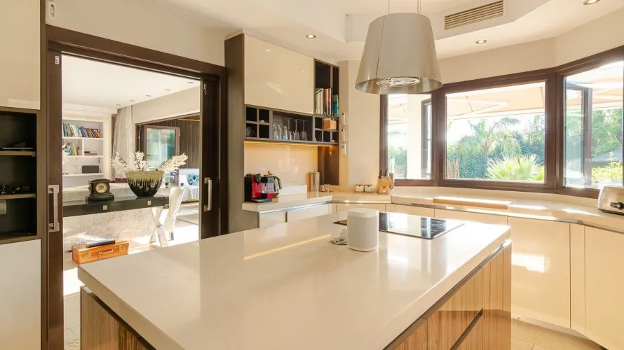 Villa de 5 dormitorios en Marbella, Spain No. 390 № 5
