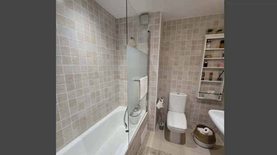 Apartamento de 2 dormitorios en Marbella, Spain No. 973 № 11