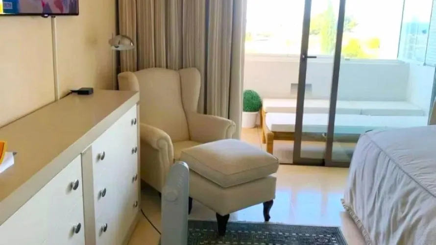 Apartamento de 2 dormitorios en Benahavís, Spain No. 748 № 13