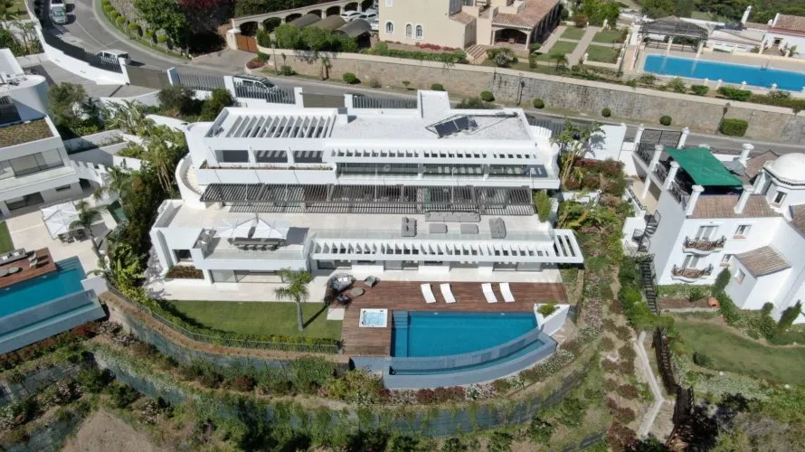 Villa de 5 dormitorios en Benahavís, Spain No. 147 № 12