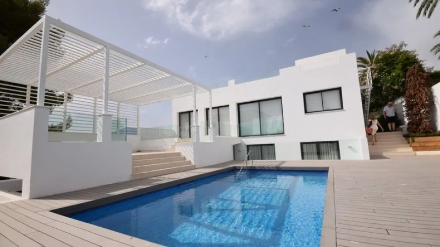 Villa de 4 dormitorios en Nueva Andalucía, Spain No. 933