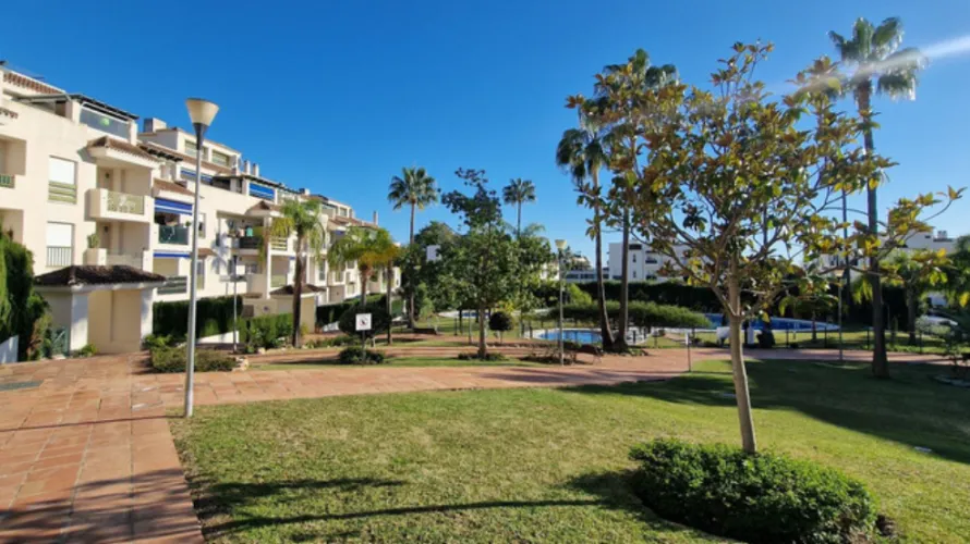 Apartamento de 2 dormitorios en Marbella, Spain No. 1075 № 17