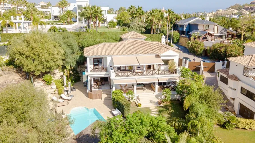 Villa de 5 dormitorios en Marbella, Spain No. 390 № 28