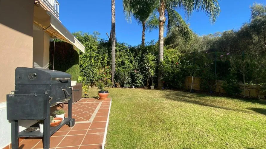 Apartamento de 3 dormitorios en Benahavís, Spain No. 935 № 17