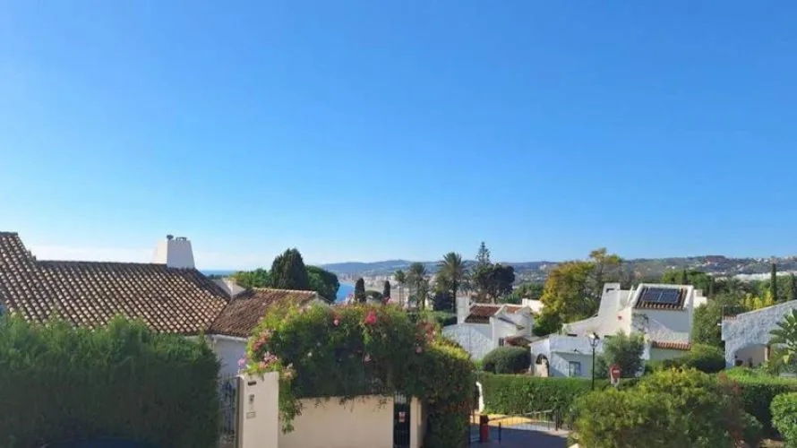 Apartamento de 2 dormitorios en Casares, Spain No. 681 № 4