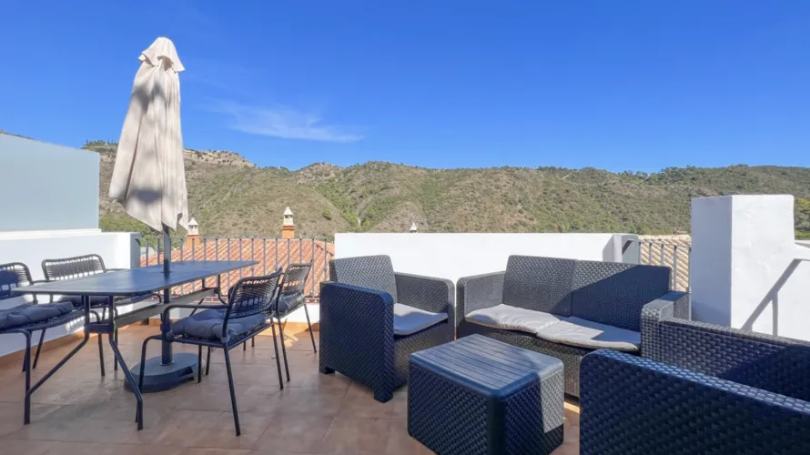 Apartamento de 2 dormitorios en Benahavís, Spain No. 670 № 12