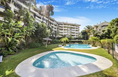 Apartamento de 2 dormitorios en Cortes (San Pedro De Alcantara), Spain No. 661