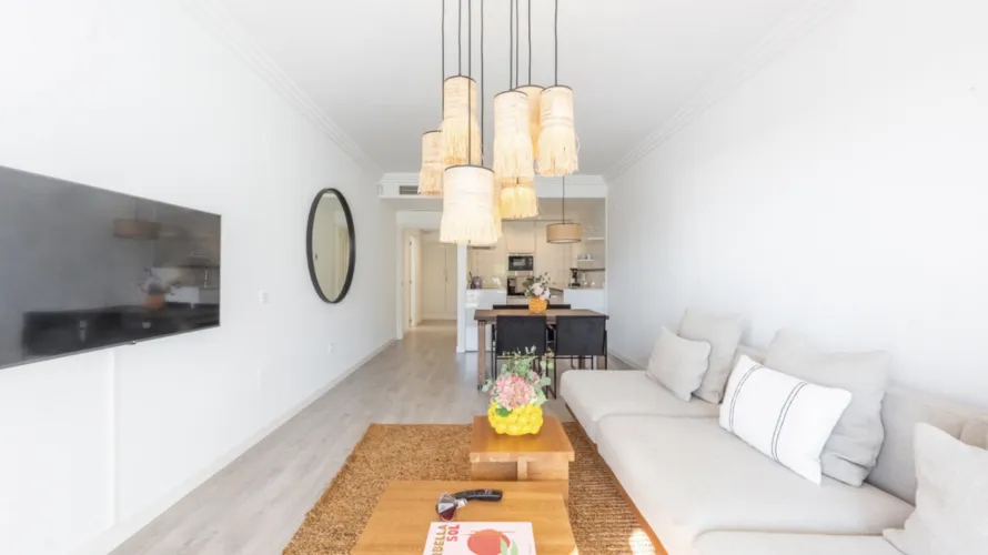 Apartamento de 2 dormitorios en Benahavís, Spain No. 717 № 2