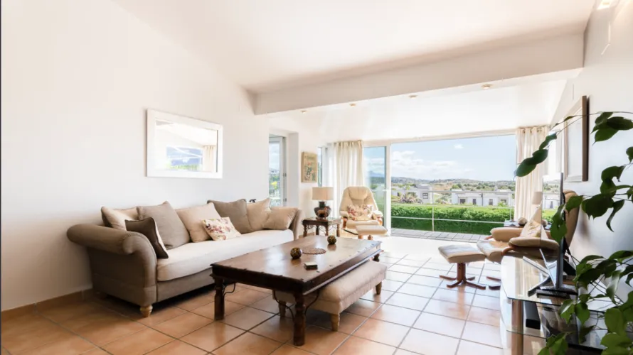 Villa de 3 dormitorios en Estepona, Spain No. 610 № 10