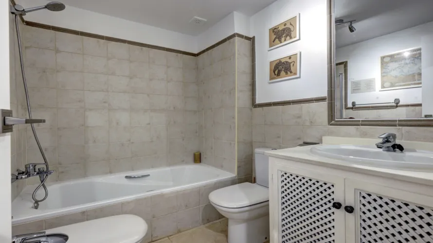 Apartamento de 2 dormitorios en Casares, Spain No. 671 № 15