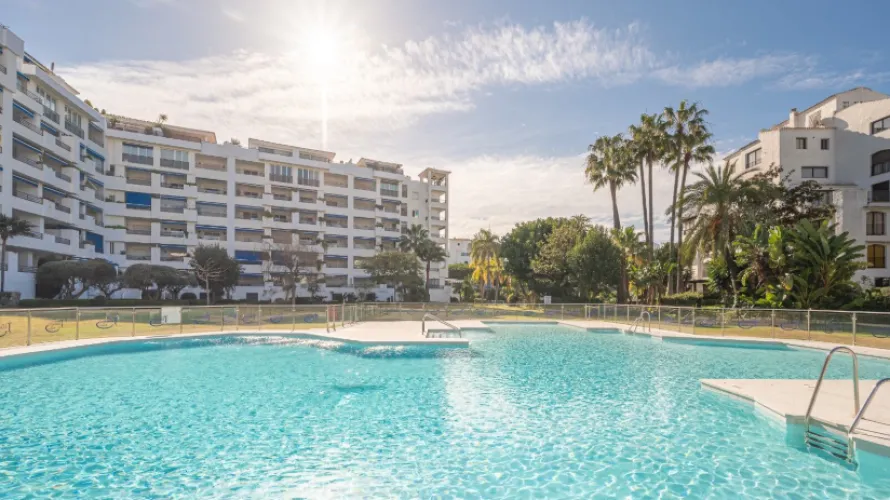 Apartamento de 1 dormitorio en Marbella, Spain No. 691 № 1