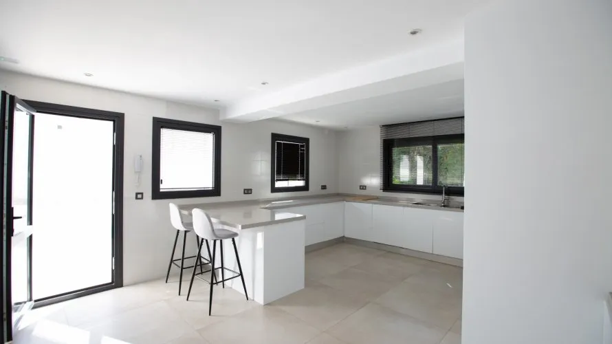 Villa de 4 dormitorios en Marbella, Spain No. 391 № 3
