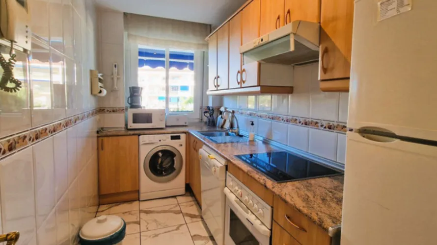 Apartamento de 2 dormitorios en Marbella, Spain No. 1075 № 10
