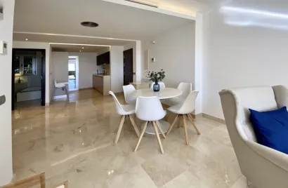 Apartamento de 2 dormitorios en Marbella, Spain No. 672
