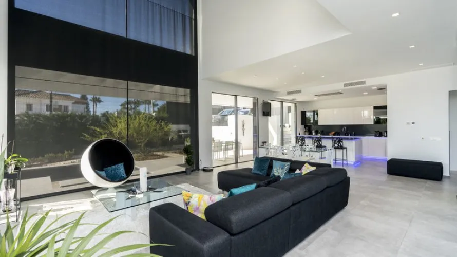Villa de 4 dormitorios en Estepona, Spain No. 372 № 24
