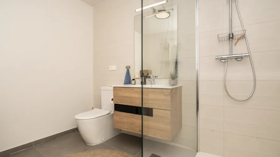 Apartamento de 2 dormitorios en Estepona, Spain No. 715 № 9