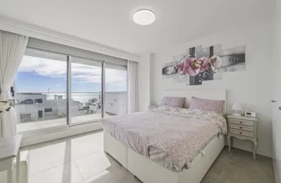 Apartamento de 2 dormitorios en Benalmádena, Spain No. 721
