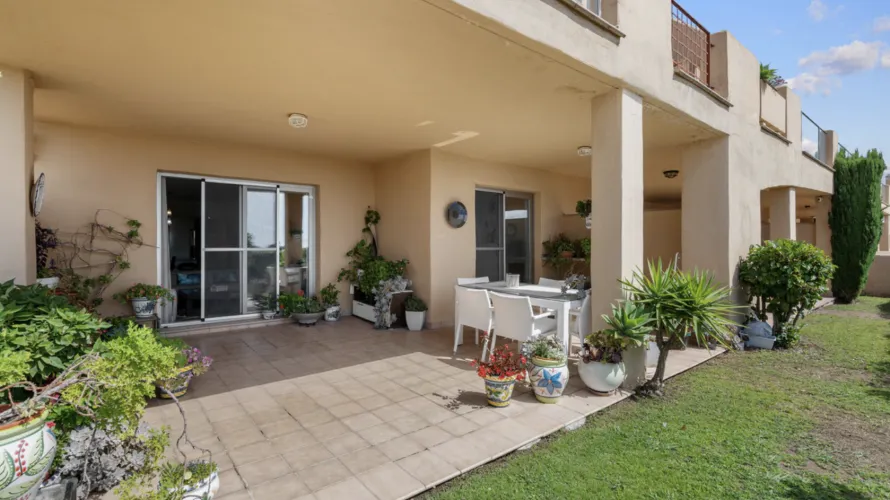 Apartamento de 2 dormitorios en Estepona, Spain No. 1052 № 15