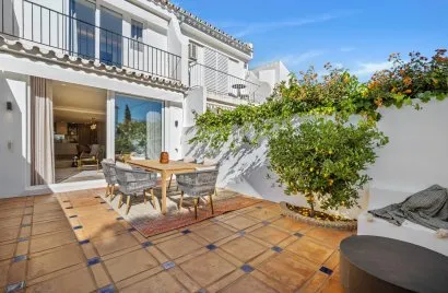 Casa adosada de 3 dormitorios en Marbella, Spain No. 161