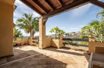 Apartamento de 2 dormitorios en Estepona, Spain No. 622