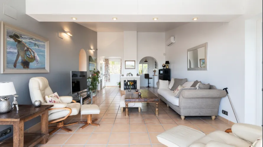 Villa de 3 dormitorios en Estepona, Spain No. 610 № 6