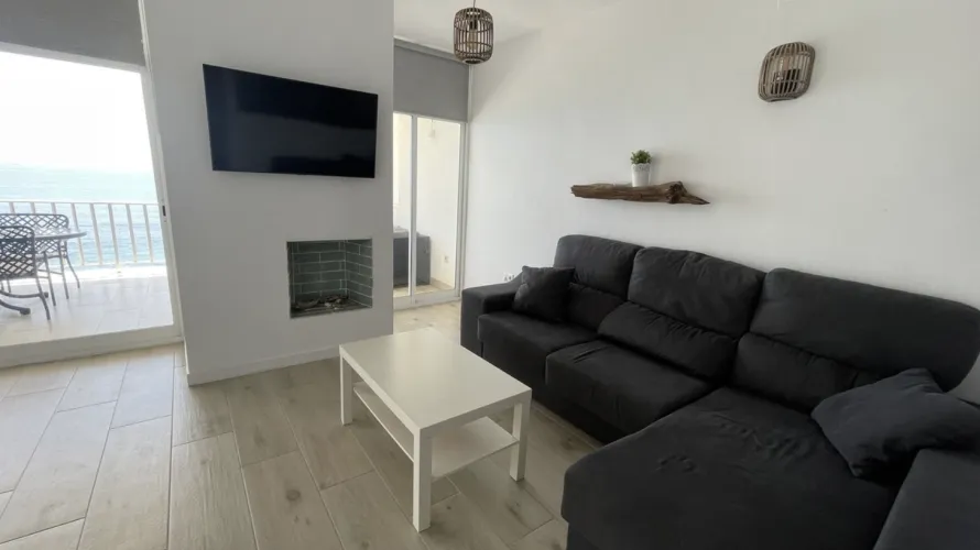 Apartamento de 2 dormitorios en Estepona, Spain No. 669 № 3