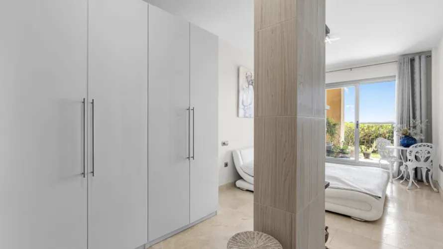 Apartamento de 2 dormitorios en Estepona, Spain No. 1052 № 12
