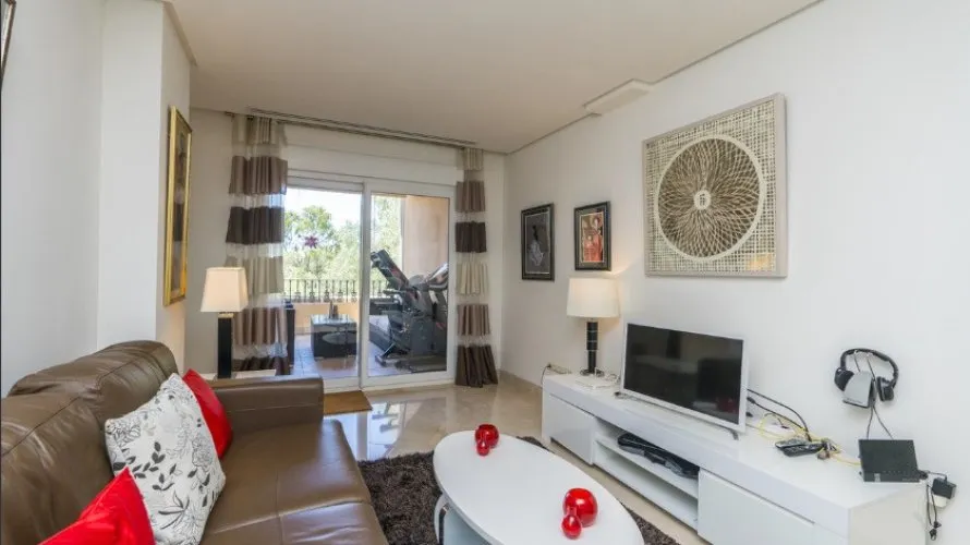 Apartamento de 1 dormitorio en Nueva Andalucía, Spain No. 857 № 14