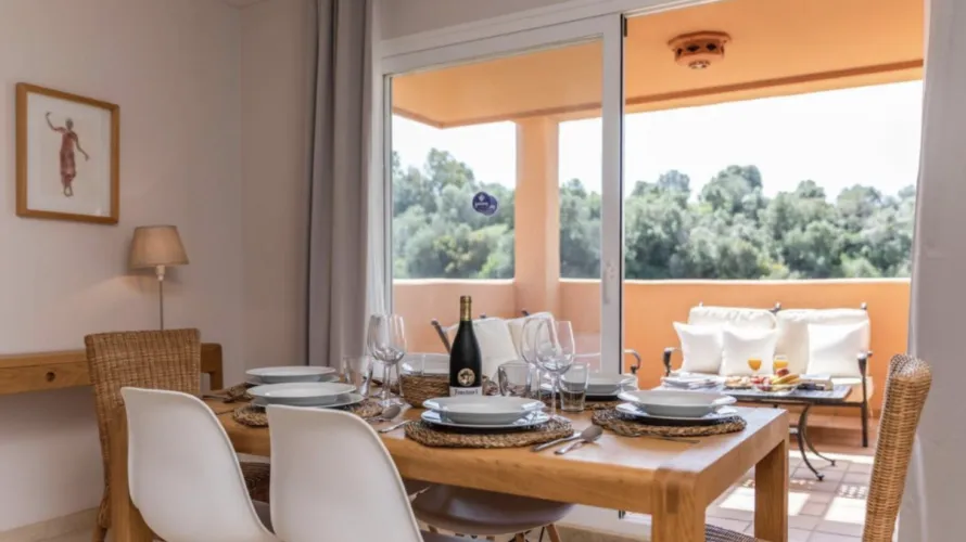 Apartamento de 2 dormitorios en Marbella, Spain No. 666 № 8