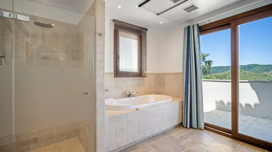 Villa de 6 dormitorios en Benahavís, Spain No. 664 № 16