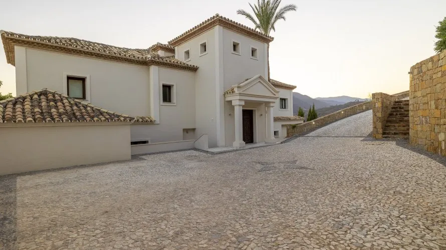 Villa de 6 dormitorios en Benahavís, Spain No. 664 № 5