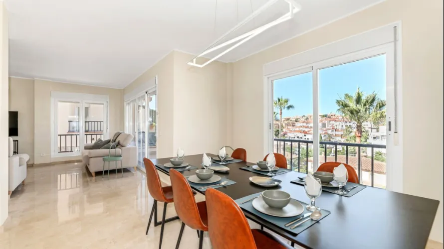 Villa de 5 dormitorios en Mijas Costa, Spain No. 993 № 15