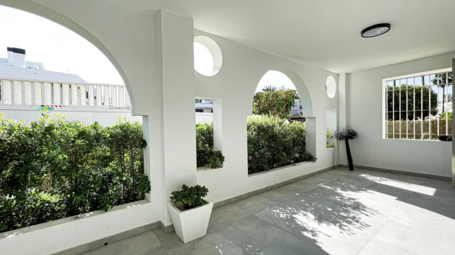 Apartamento de 2 dormitorios en Marbella, Spain No. 1047 № 23