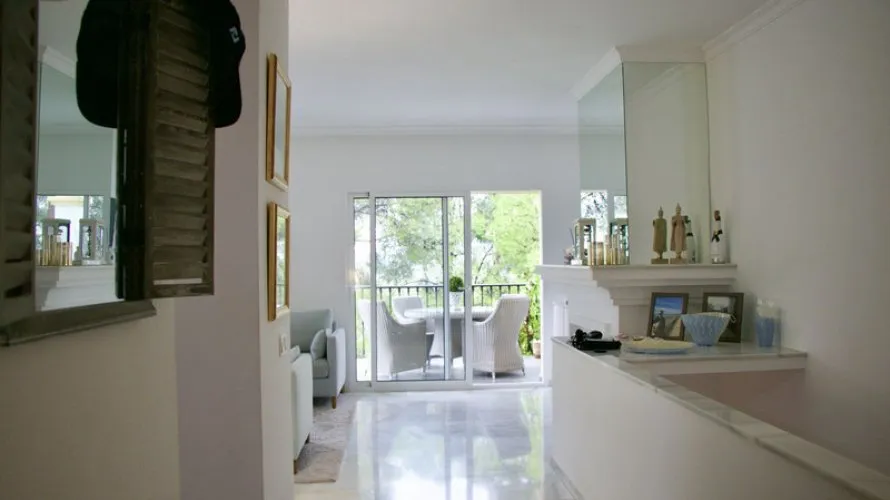 Apartamento de 2 dormitorios en Marbella, Spain No. 793 № 3