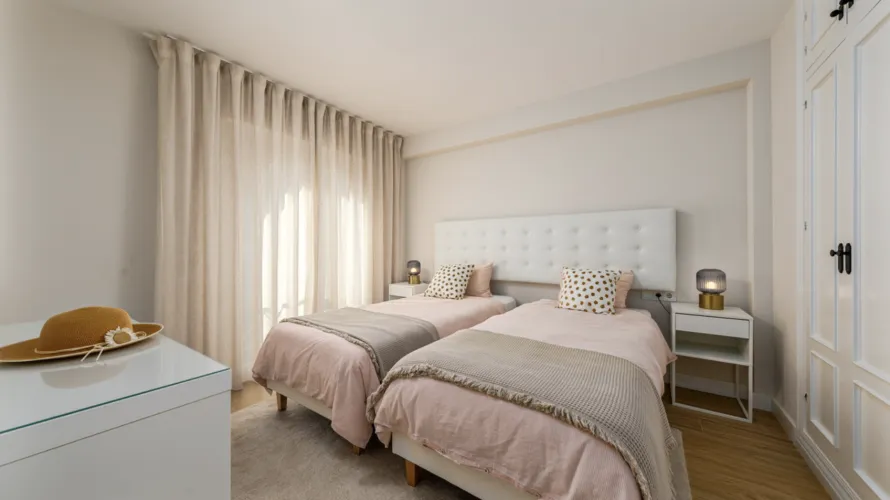 Apartamento de 3 dormitorios en Estepona, Spain No. 1073 № 12